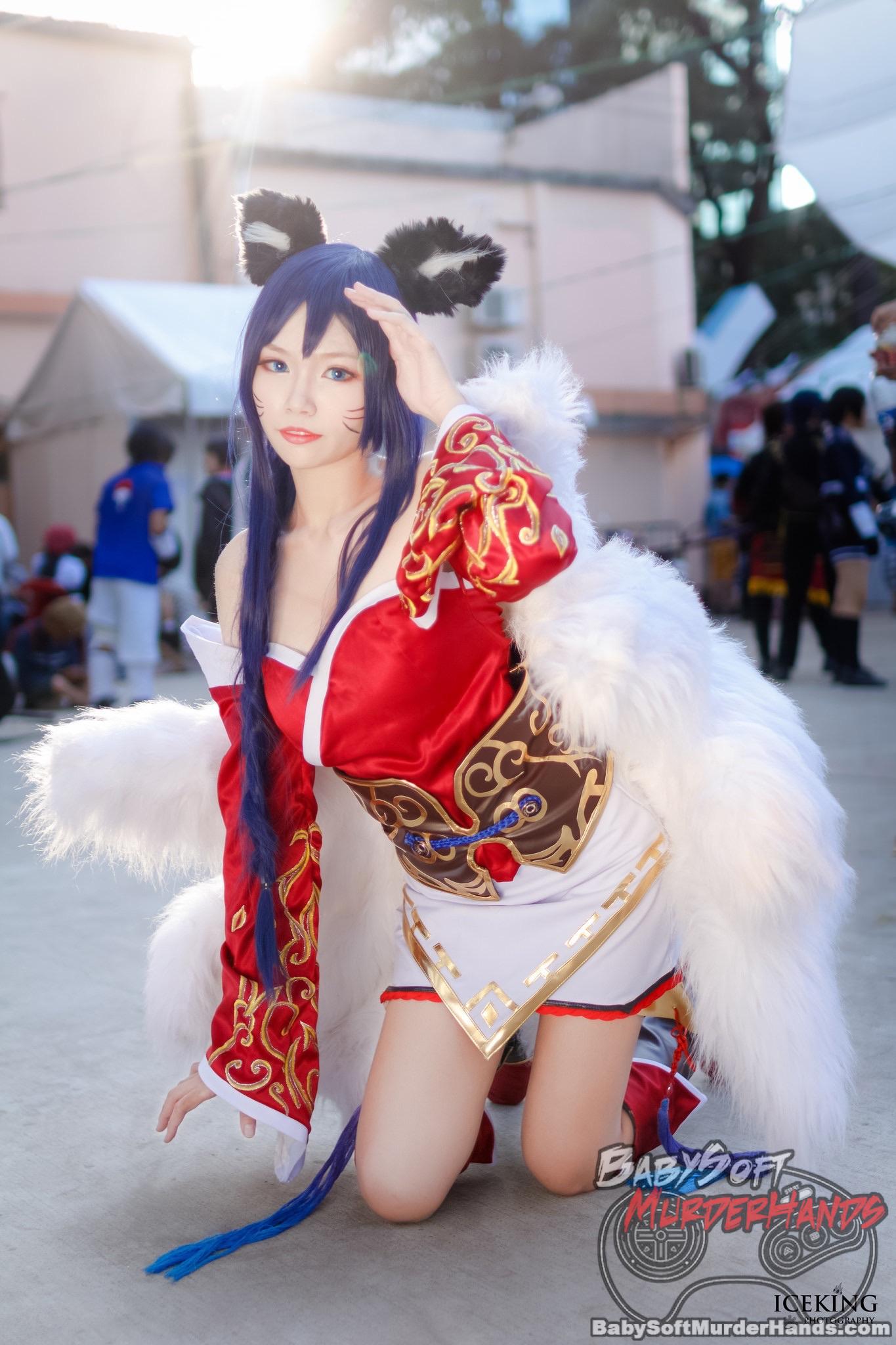 Zinie  Ahri  of League of Legends cosplay